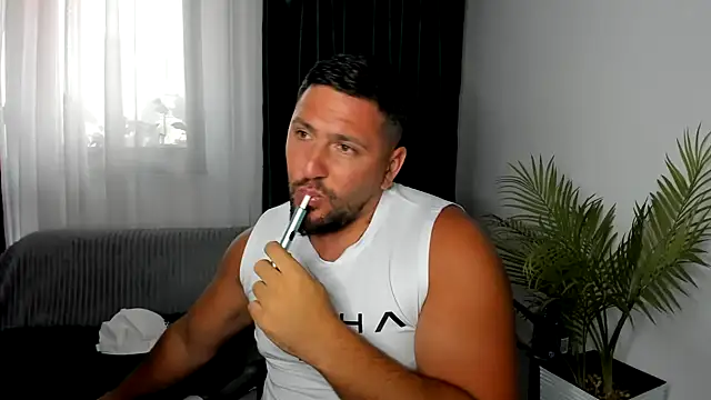 Snapshot of Gold_Alpha_Boy chatting on August 5, 4:43 pm Gold Alpha Boy online show from August 5, 4:43 pm
