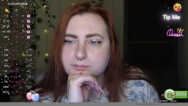 Snapshot of Alicia_love00 chatting on May 6, 5:25 am Alicia love00 online show from May 6, 5:25 am