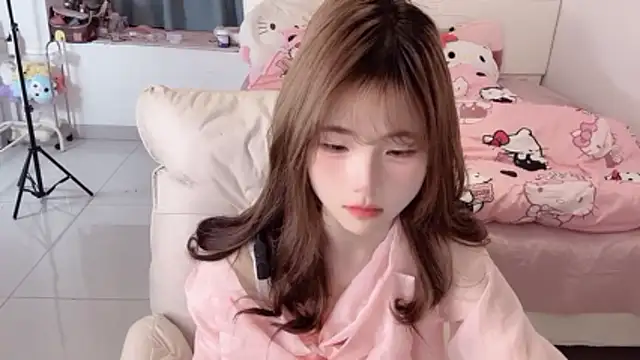 gougou77 online show from April 12, 2:00 pm