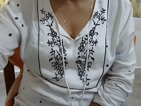 CHAMELI4747 online show from March 28, 8:14 am