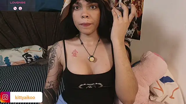 kitty aikooo online show from April 4, 11:02 pm