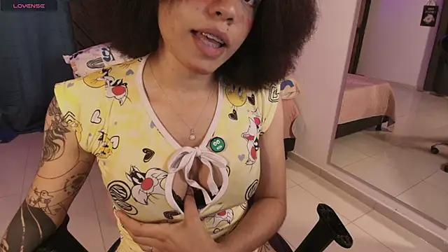 kitty aikooo online show from April 12, 8:25 pm