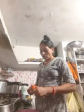 ISHANI-SINGH online show from November 19, 3:45 pm