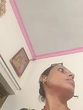 ISHANI-SINGH online show from December 3, 5:00 pm