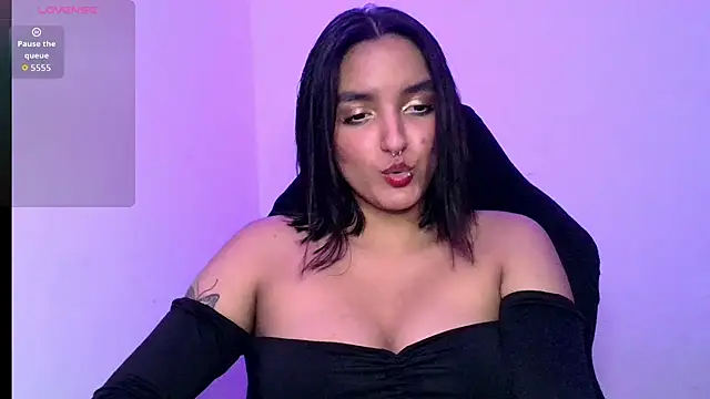 Snapshot of Ari_20_ chatting on November 19, 8:42 pm Ari 20 online show from November 19, 8:42 pm