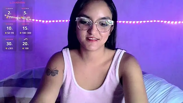 Snapshot of Ari_20_ chatting on March 24, 4:01 pm Ari 20 online show from March 24, 4:01 pm