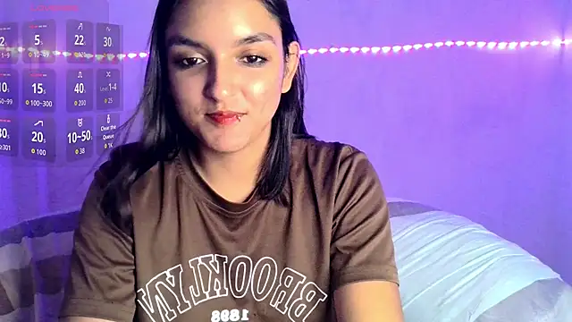 Snapshot of Ari_20_ chatting on April 7, 11:37 pm Ari 20 online show from April 7, 11:37 pm