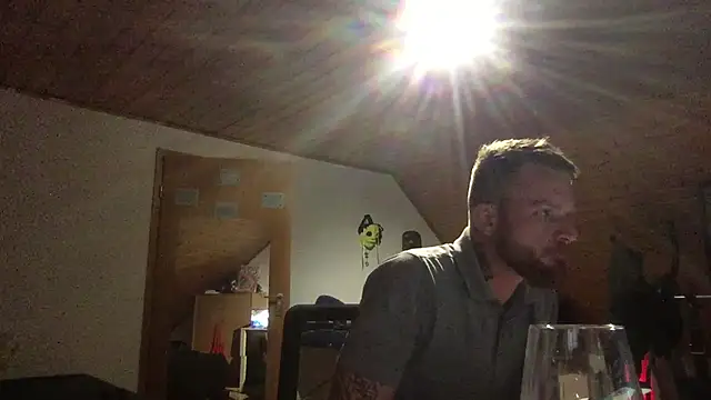 Snapshot of RedLayla chatting on November 18, 8:46 pm RedLayla online show from November 18, 8:46 pm