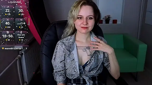 girl next doorr online show from October 25, 1:07 pm