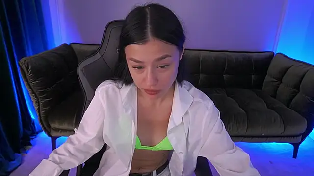 Snapshot of FataleNellie chatting on September 18, 8:00 pm FataleNellie online show from September 18, 8:00 pm