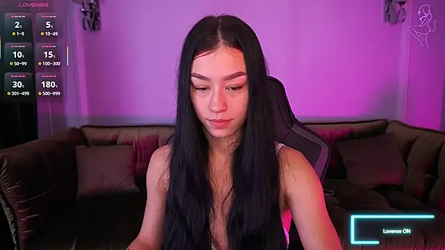 Snapshot of FataleNellie chatting on November 28, 9:50 pm FataleNellie online show from November 28, 9:50 pm