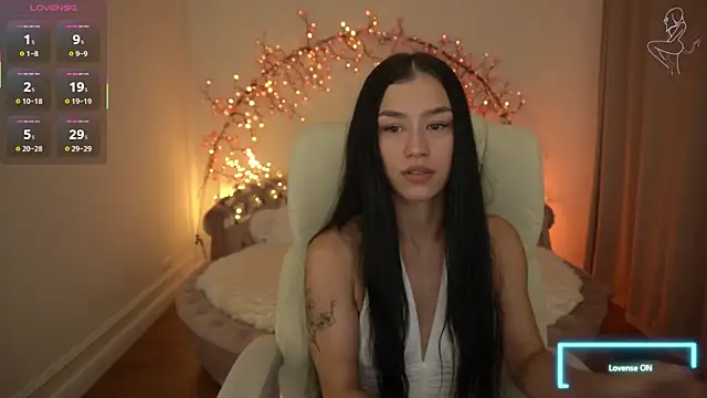 Snapshot of FataleNellie chatting on June 25, 8:02 pm FataleNellie online show from June 25, 8:02 pm