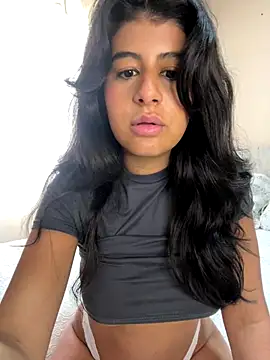 Snapshot of CuteMaddy18 chatting on October 13, 1:33 pm CuteMaddy18 online show from October 13, 1:33 pm
