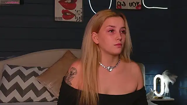 Crystal Jull online show from October 31, 1:56 pm