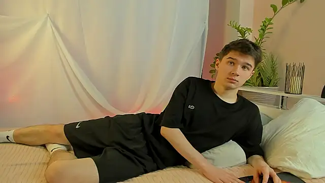 SherlockMax online show from February 8, 7:28 pm