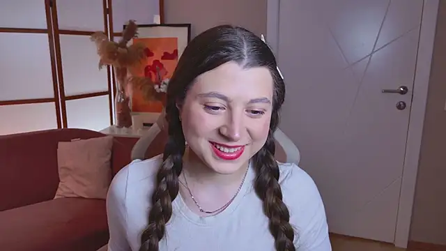 Queen Michelle  online show from January 13, 9:09 pm