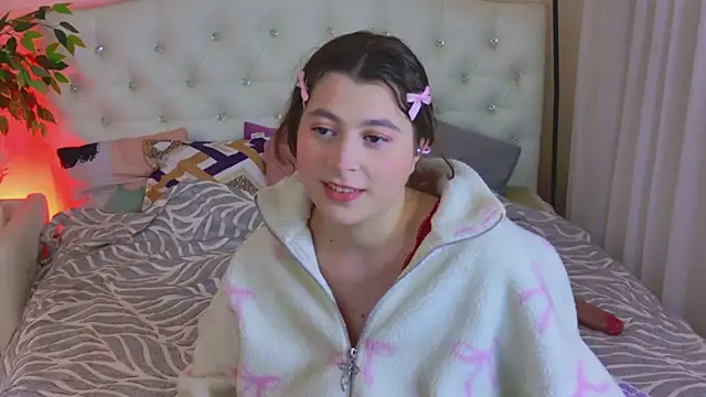 Queen Michelle  online show from April 23, 10:56 pm