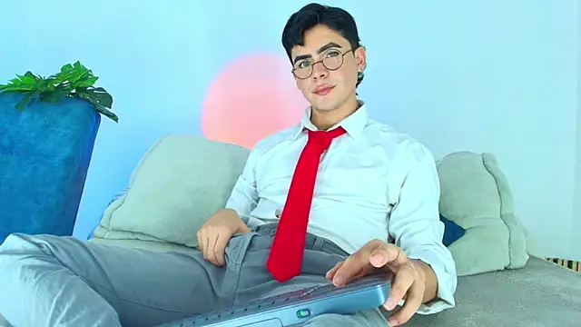 CamiiGuzmanX online show from November 7, 8:42 pm