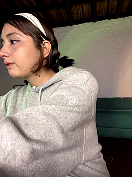 Snapshot of kaori_77 chatting on December 15, 1:21 am kaori 77 online show from December 15, 1:21 am