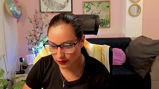 Cameroon-Diaz online show from January 19, 1:48 pm