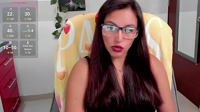 Cameroon-Diaz online show from April 11, 1:48 pm