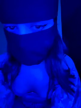 Snapshot of Elina-Marina chatting on October 5, 9:13 pm Elina-Marina online show from October 5, 9:13 pm