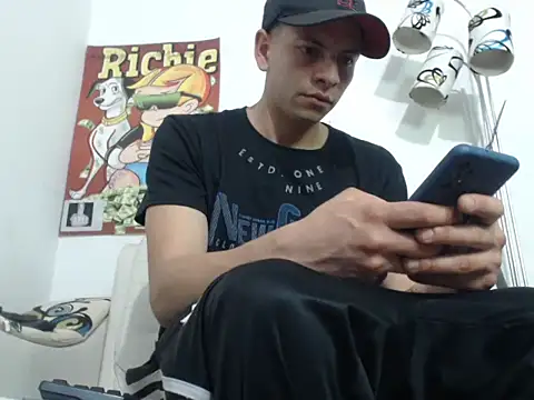 Thomasjons  online show from November 9, 2:43 am