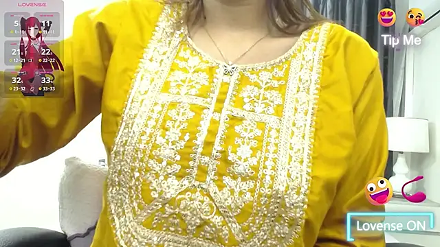Snapshot of kairadayamai chatting on June 29, 11:43 am kairadayamai online show from June 29, 11:43 am
