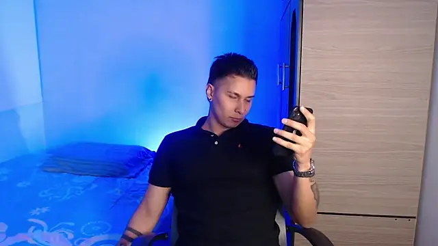 valentinosex1 online show from January 15, 5:38 pm