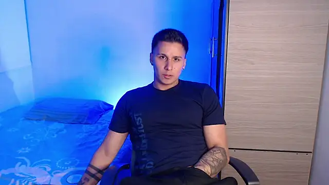 valentinosex1 online show from January 18, 10:24 pm