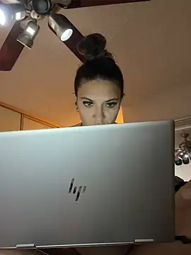 Snapshot of Chicagobabe chatting on April 15, 6:42 am Chicagobabe online show from April 15, 6:42 am
