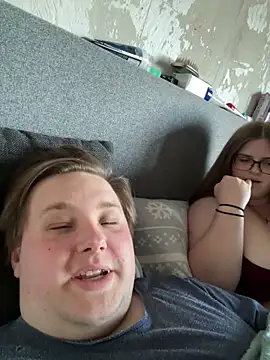 CurvyPaar2 online show from April 21, 6:01 pm