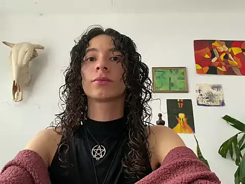 camille delrey online show from September 18, 9:17 pm