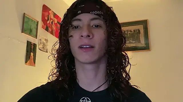 camille delrey online show from April 30, 1:23 am