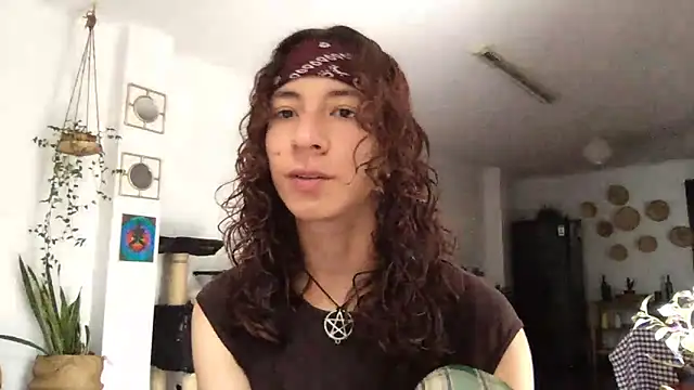 Snapshot of camille_delrey chatting on May 14, 6:26 pm camille delrey online show from May 14, 6:26 pm