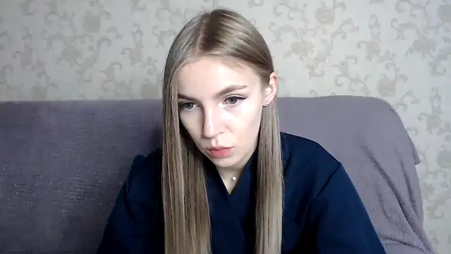 HitGyrl online show from November 20, 8:03 am