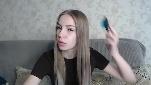 HitGyrl online show from April 22, 4:48 am