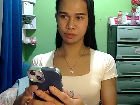 Snapshot of urseductivebarbie_xx chatting on July 29, 3:10 pm urseductivebarbie xx online show from July 29, 3:10 pm