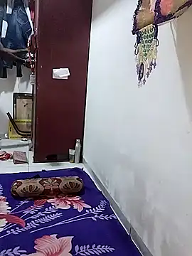 Snapshot of sneha_bebo chatting on September 15, 3:45 pm sneha bebo online show from September 15, 3:45 pm