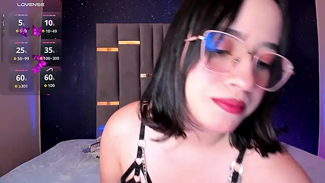 SweetAnya01 online show from November 12, 4:13 am