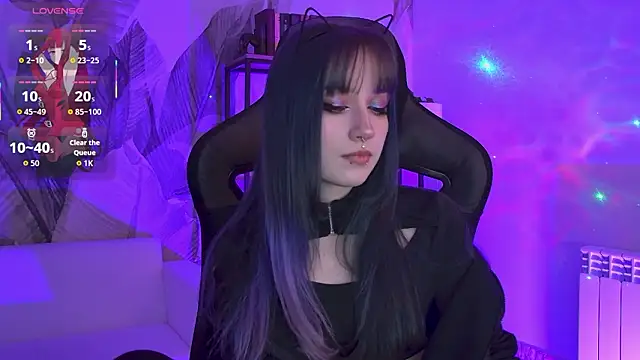 LiliLuna online show from February 11, 3:28 pm