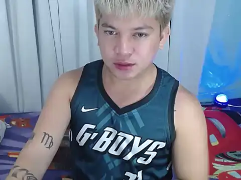 Fuckboii intown online show from November 18, 4:33 pm