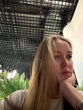 ElliRose online show from September 25, 4:16 am