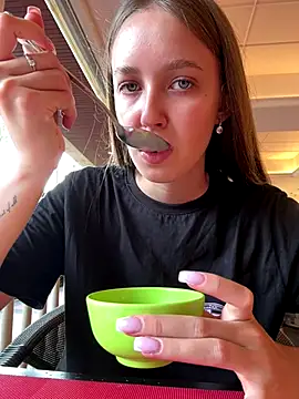 ElliRose online show from October 9, 12:52 am