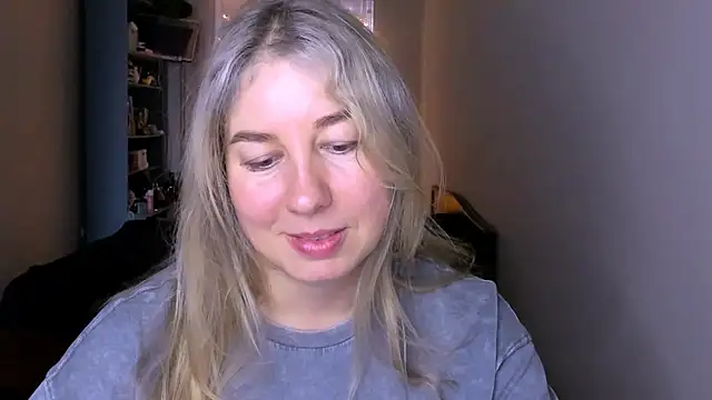 NancySanders online show from April 18, 9:24 am