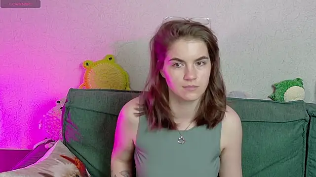 ElzaBlis online show from June 4, 1:28 pm