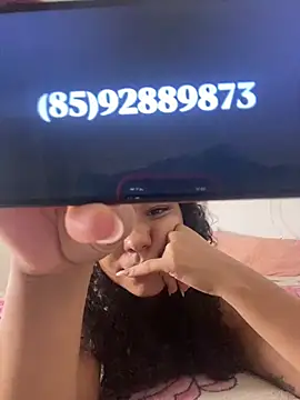 jhennyfer online show from February 24, 6:11 am