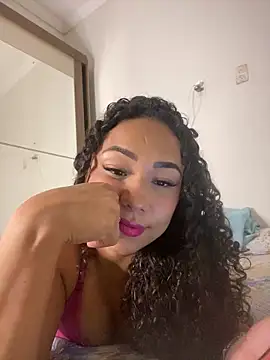 Snapshot of jhennyfer chatting on March 24, 5:12 am jhennyfer online show from March 24, 5:12 am