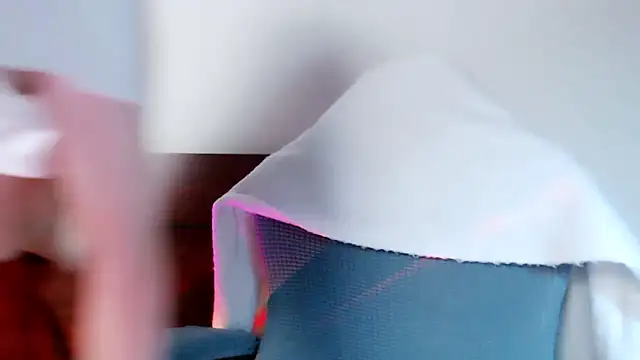 Snapshot of Cam-Ly chatting on December 20, 3:30 pm Cam-Ly online show from December 20, 3:30 pm