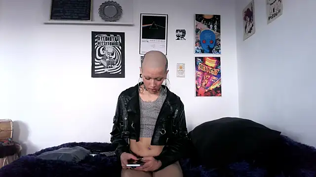 plutonbluemooon333 online show from January 12, 9:09 pm